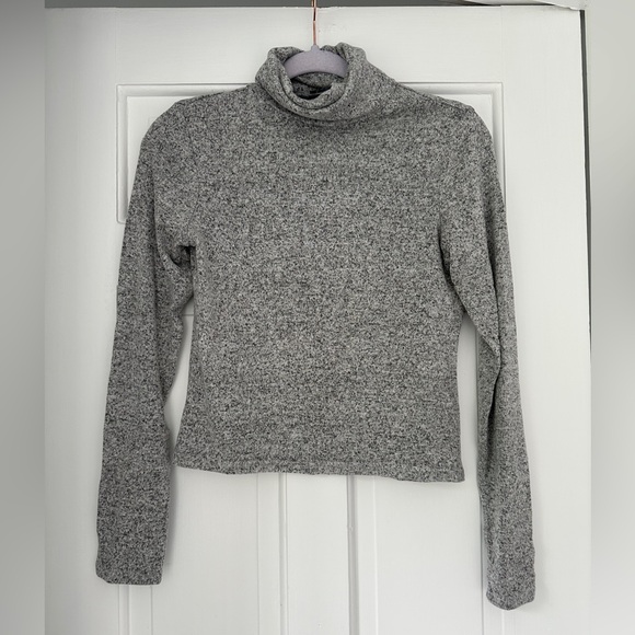 Zara Heather Gray Lightweight Boxy Soft Casual Turtleneck Shirt in Size Medium - Picture 1 of 5